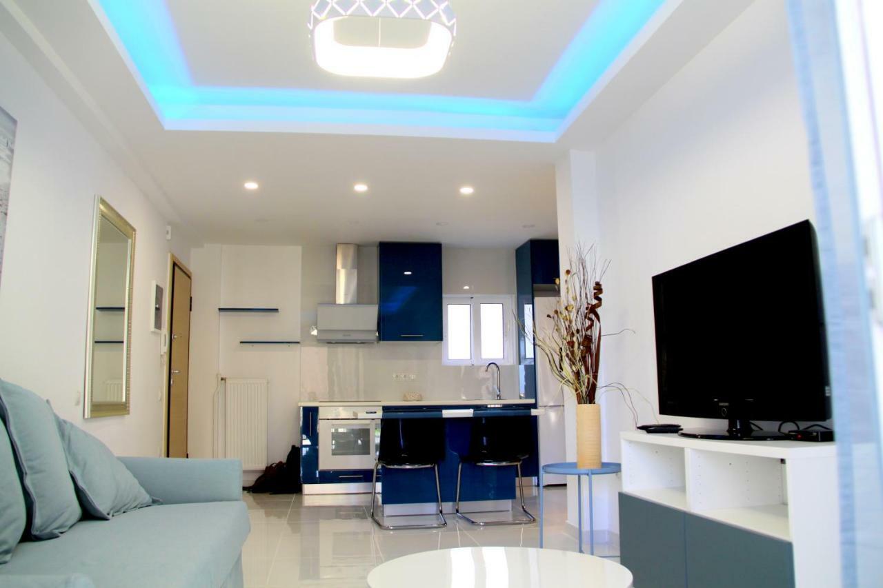 Thiseos 319. Beautiful Apartments Near The Cultural Center Of The Capital. Atene Esterno foto