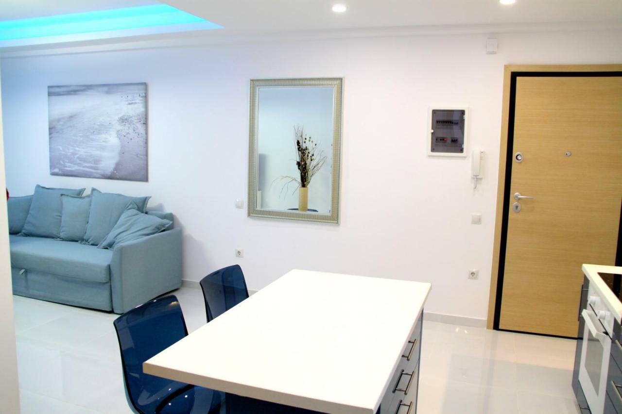 Thiseos 319. Beautiful Apartments Near The Cultural Center Of The Capital. Atene Esterno foto