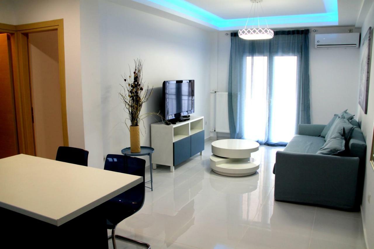 Thiseos 319. Beautiful Apartments Near The Cultural Center Of The Capital. Atene Esterno foto