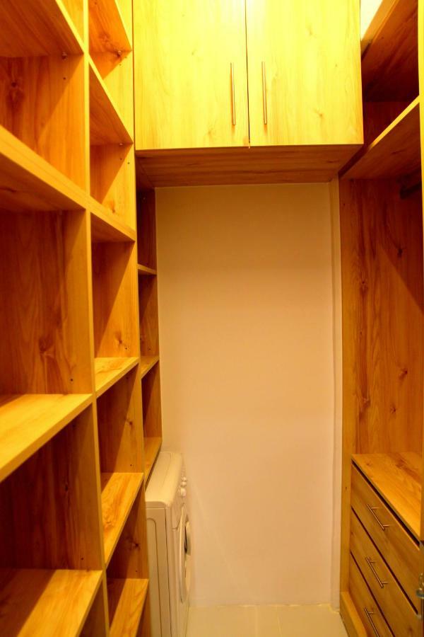 Thiseos 319. Beautiful Apartments Near The Cultural Center Of The Capital. Atene Esterno foto